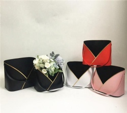 Wholesale Flower Bloom Box Bag for Bouquets Cardboard Purse Tote Box with Handle for Flower Arrangement Portable Flower Box