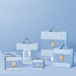 Luxury Handheld Gift Box Sophisticated Suede and Lace-inspired Design Ideal for Weddings and Special Occasions.